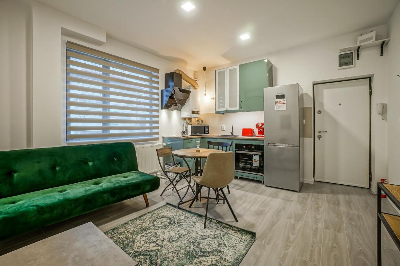 Bright Apartments Moments Away From Herastrau Park, Mall And Metro ブカレスト エクステリア 写真