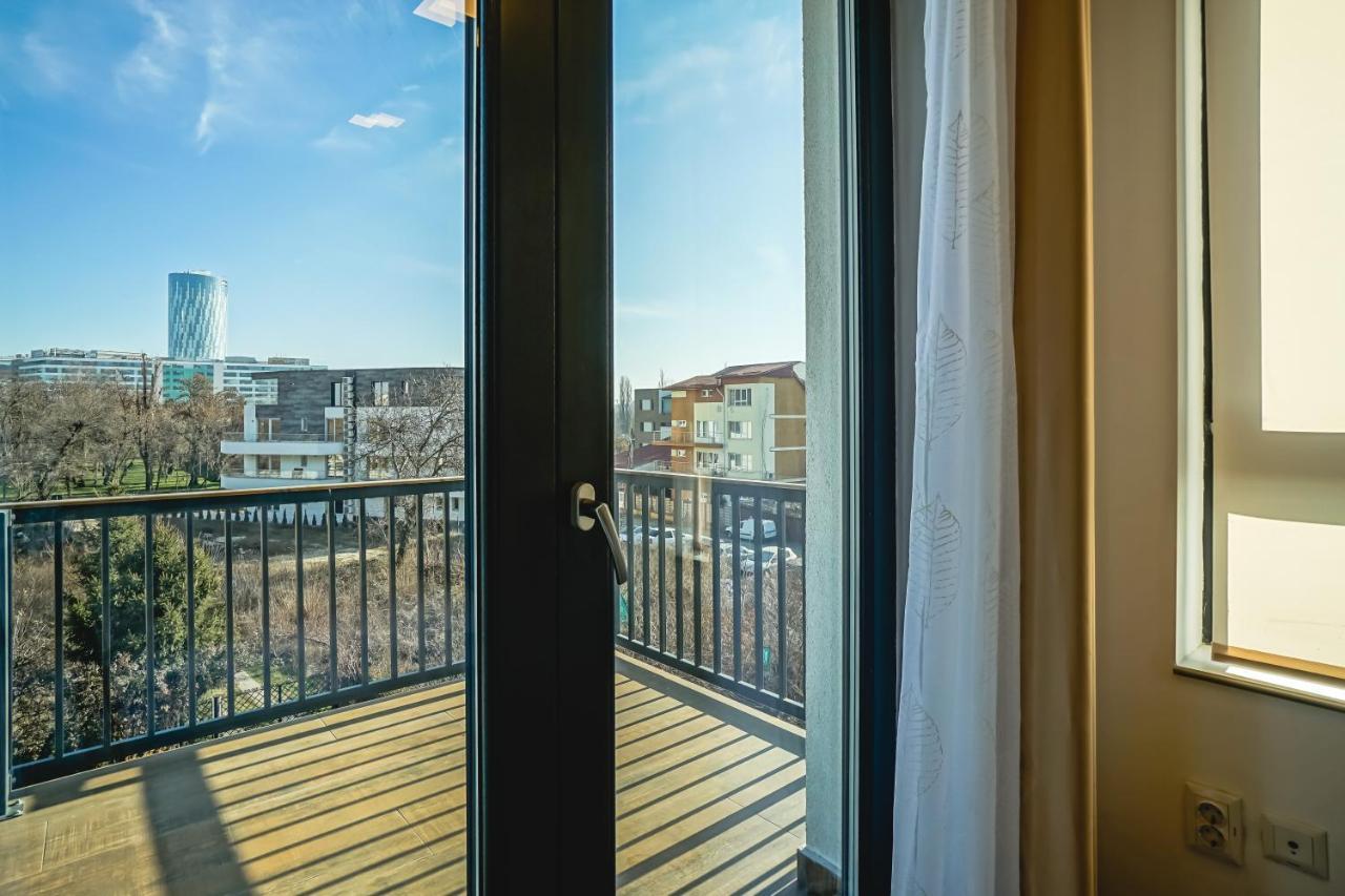 Bright Apartments Moments Away From Herastrau Park, Mall And Metro ブカレスト エクステリア 写真