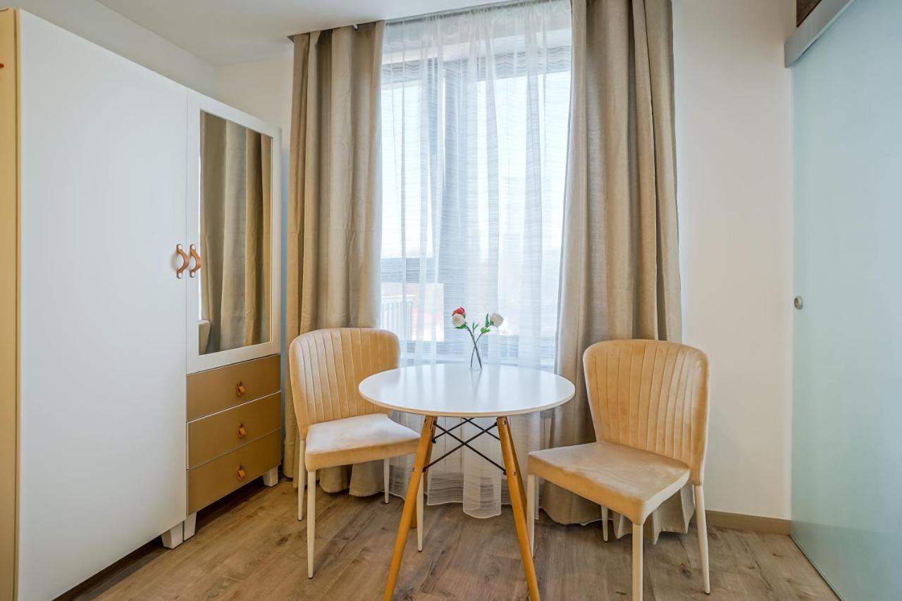Bright Apartments Moments Away From Herastrau Park, Mall And Metro ブカレスト エクステリア 写真