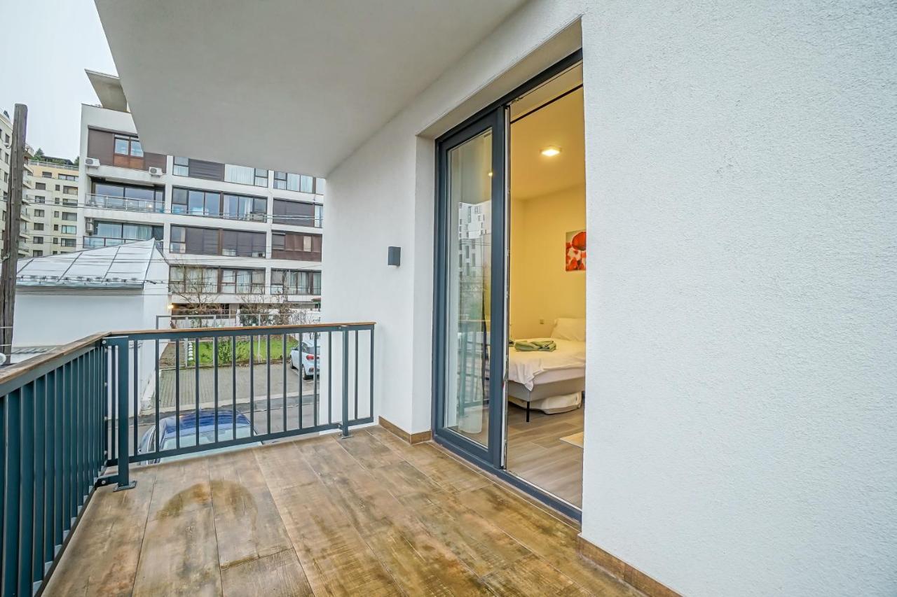 Bright Apartments Moments Away From Herastrau Park, Mall And Metro ブカレスト エクステリア 写真