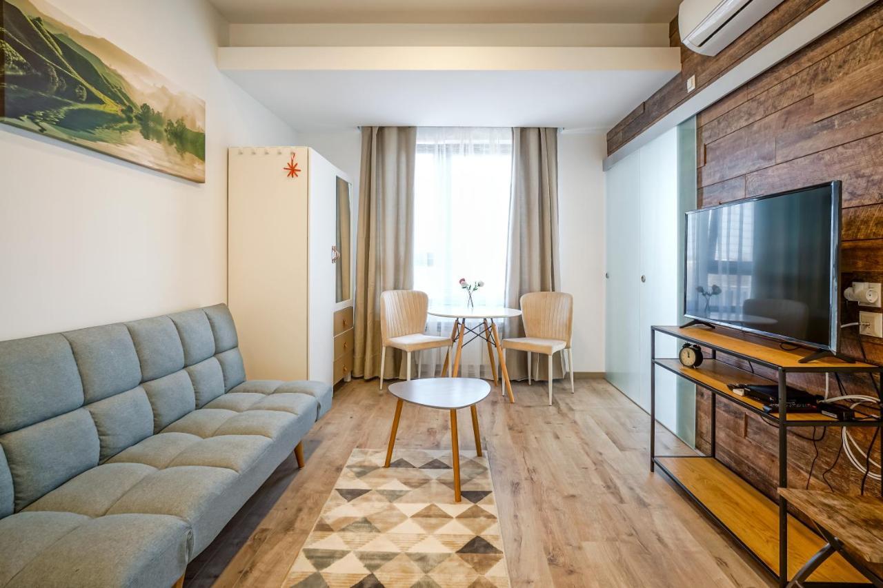 Bright Apartments Moments Away From Herastrau Park, Mall And Metro ブカレスト エクステリア 写真